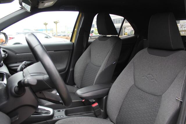 Toyota YARIS Cross 1.5 Hybrid First Edition 2e Paasdag open van 10:00 - 15:00 | Rijklaar | Stoel/Stuur-verwarming | Navi | Camera | Dealer onderh. | Keyless | Stootlijsten