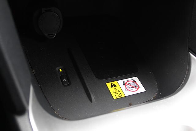 Toyota YARIS Cross 1.5 Hybrid First Edition 2e Paasdag open van 10:00 - 15:00 | Rijklaar | Stoel/Stuur-verwarming | Navi | Camera | Dealer onderh. | Keyless | Stootlijsten