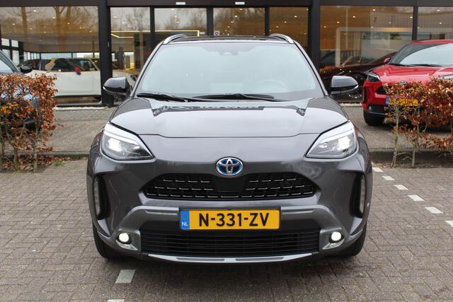 Toyota YARIS Cross 1.5 Hybrid Adventure Bi-Tone 2e Paasdag open van 10:00 - 15:00 | Rijklaar | Pano | Trekhaak | El. achterklep | PDC | Blind Spot | Head up |