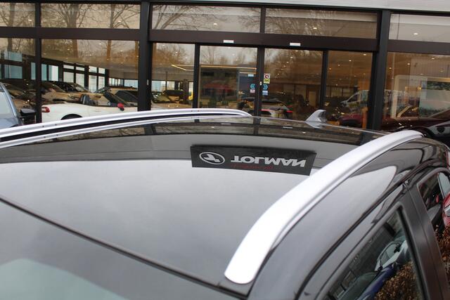 Toyota YARIS Cross 1.5 Hybrid Adventure Bi-Tone 2e Paasdag open van 10:00 - 15:00 | Rijklaar | Pano | Trekhaak | El. achterklep | PDC | Blind Spot | Head up |