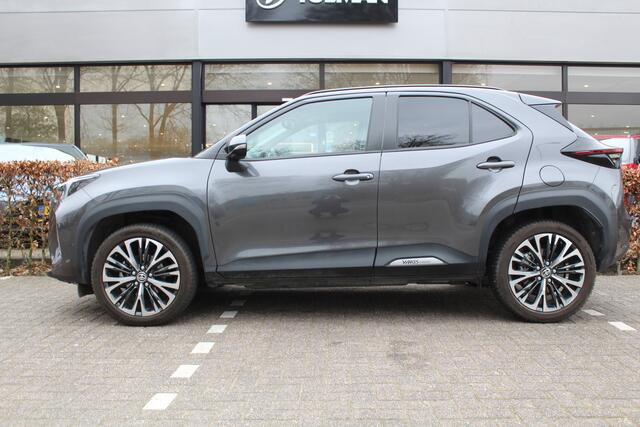 Toyota YARIS Cross 1.5 Hybrid 130 Executive 2e Paasdag open van 10:00 - 15:00 | Rijklaar | Camera's | JBL | PDC | Blind Spot | Apple/Android | Camera | El. achterklep | Stoel/Stuur-verwarming | All season