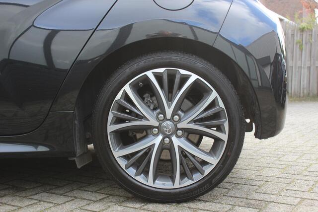 Toyota YARIS 1.5 Hybrid Executive Bi Tone, Leer, Camera, Carplay, Adaptieve Cruise, 17inch