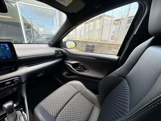 Toyota YARIS 1.5 Hybrid Executive | Blindspot| Sensoren | LED | Privacy glas