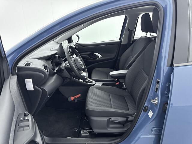 Toyota YARIS 1.5 Hybrid First Edition | NL-auto | Navigatie | Trekhaak |