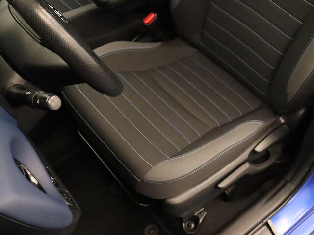 Toyota YARIS 1.5 Hybrid Bi-Tone Plus - ORIGINEEL NEDERLANDSE AUTO - PANORAMADAK - NAVIGATIE - CLIMATE CONTROL - CAMERA - 16 INCH LICHT METALEN VELGEN - BLUETOOTH - KEYLESS ENTRY/ START - BOTSWAARSCHUWING - MISTLAMPEN VOOR