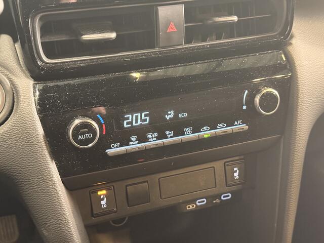 Toyota YARIS Cross 1.5 Hybrid 115 First Edition | Winterpakket | Apple Carplay |