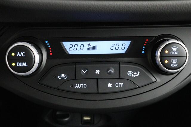 Toyota YARIS 1.5 Hybrid Active | Achteruitrijcamera | Cruise Control | Lichtmetalen Velgen |