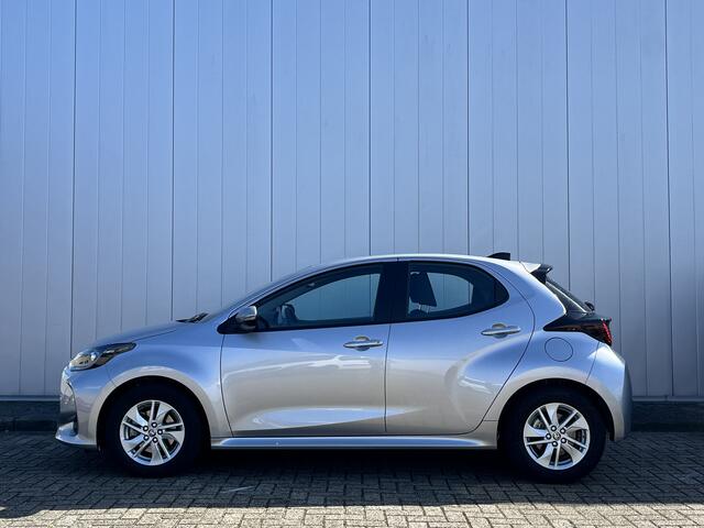 Toyota YARIS 1.5 Hybrid 115 Active Limited Parkeersensoren Stoel Stuur verwarming Carplay