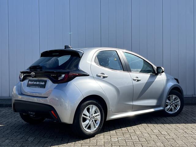 Toyota YARIS 1.5 Hybrid 115 Active Limited Parkeersensoren Stoel Stuur verwarming Carplay