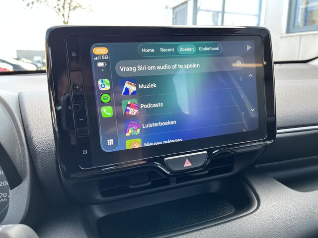 Toyota YARIS 1.5 Hybrid 115 Active Limited Parkeersensoren Stoel Stuur verwarming Carplay
