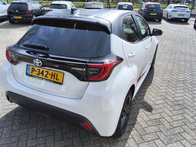 Toyota YARIS 1.5 Hybrid Dynamic | Navigatie | Camera