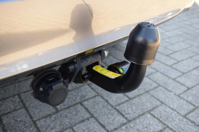 Toyota YARIS Cross 1.5 Hybrid Adventure | Trekhaak | Navigatie | Camera | Stoelverwarming | Apple Carplay + Android Auto |