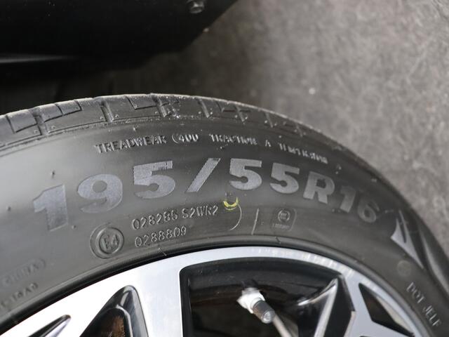 Toyota YARIS 1.5 Hybrid Dynamic | NL dealeronderhouden | Full Map |