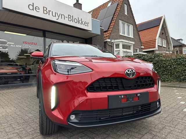 Toyota YARIS Cross 1.5 Hybrid 130 Dynamic + Comfort Pack dodehoekdetectie / stoelverwarming / stuurwielverwarming / parkeersensoren voor + achter / Navigatie / Apple Carplay / Android Auto / parkeercamera / 10 jaar Toyota garantie / rijklaarprijs incl. Toyota Pechhulp