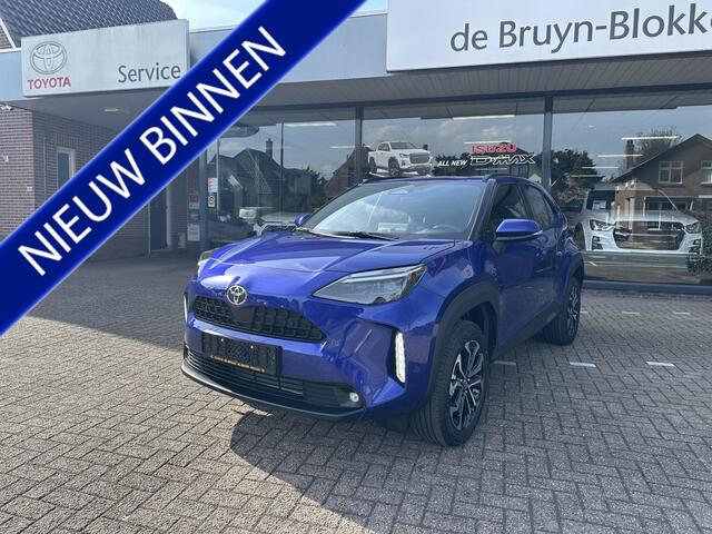 Toyota YARIS Cross 1.5 Hybrid 130 Dynamic + Comfort Pack dodehoekdetectie / stoelverwarming / stuurwielverwarming / parkeersensoren voor + achter / Navigatie / Apple Carplay / Android Auto / parkeercamera / 10 jaar Toyota garantie / rijklaarprijs incl. Toyota Pechhulp