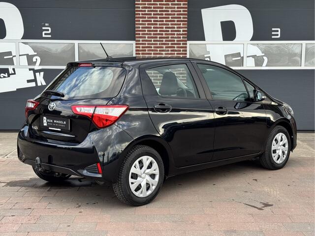 Toyota YARIS 1.0 VVT-i Energy | NAP | Trekhaak | Camera | Cruise | Allseason | Rijklaar + nieuwe apk