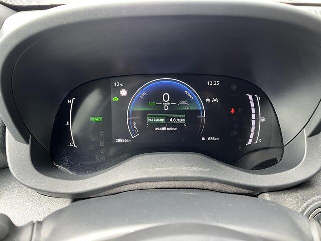 Toyota YARIS Cross 1.5 Hybrid 115 First Edition | Stoelverwarming | Parkeersensoren | Dodehoek detectie