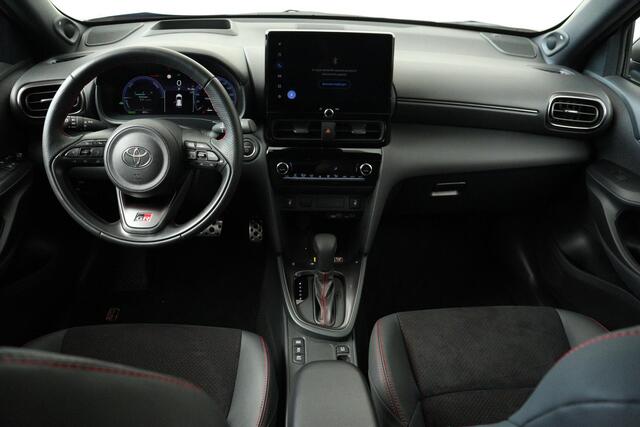 Toyota YARIS Cross 1.5 Hybrid 130 GR SPORT, Head Up Display, JBL Stoel en stuurverwarming