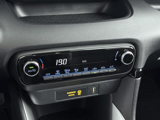 Toyota YARIS 1.5 Hybrid Dynamic | PDC | NL-Auto | Achteruitrijcamera |