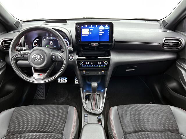 Toyota YARIS Cross 1.5 Hybrid GR Sport | Stoel en stuurwielverwarming | Dealeronderhouden | Panorama dak | Onderweg-naar-dealer