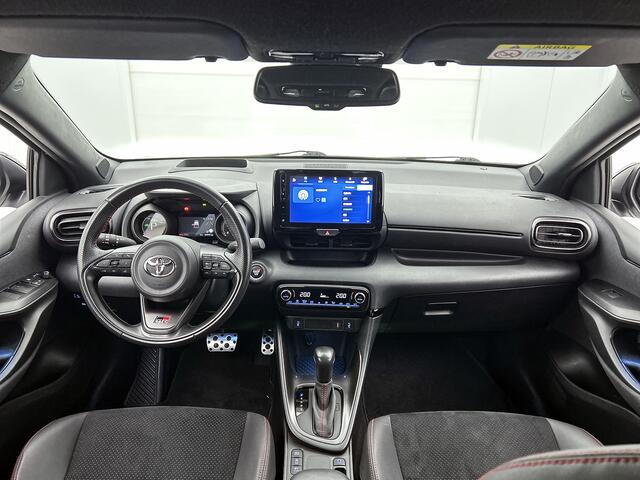 Toyota YARIS 1.5 Hybrid GR Sport | Stoel en stuurwielverwarming | Sportief uitgevoerd |