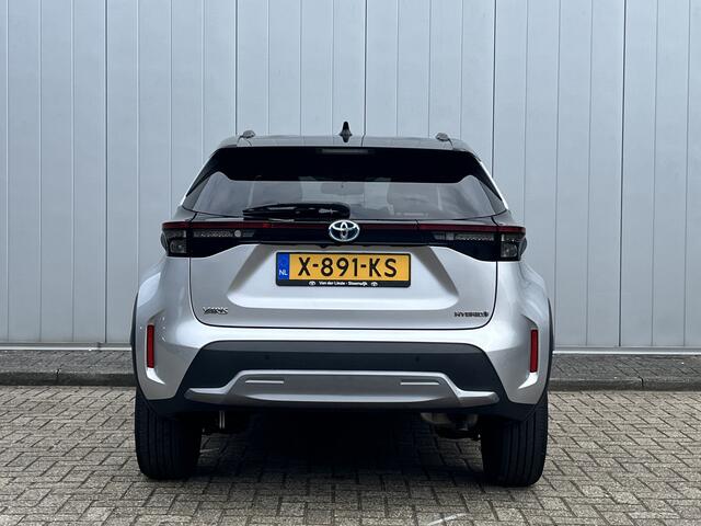 Toyota YARIS Cross 1.5 Hybrid Adventure Dealer Onderhouden Treeplanken PDC Stoel Stuur verwarmd