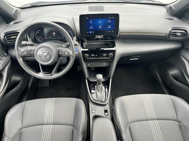 Toyota YARIS Cross 1.5 Hybrid Adventure Dealer Onderhouden Treeplanken PDC Stoel Stuur verwarmd