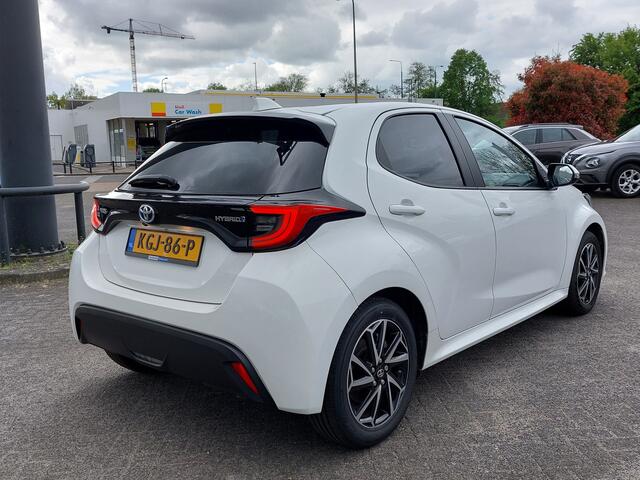 Toyota YARIS 1.5 Hybrid Dynamic | Apple Carplay+Android Auto | Clima | Adap.Cruise | Led Koplampen | Rijstrook+Licht+Regensensor | Achteruitrijcamera | Stoelverwarming | Mistlampen | Privacy Glass |16''lm