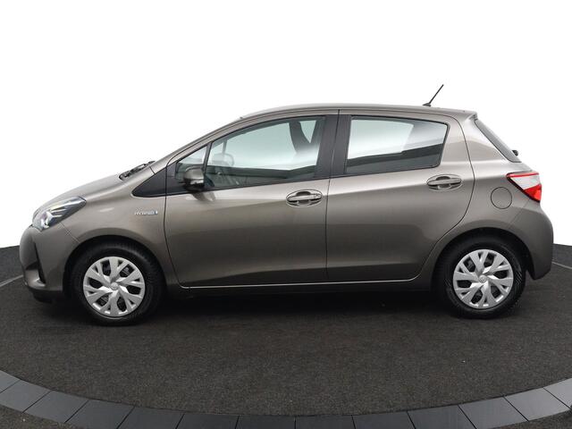 Toyota YARIS 1.5 Hybrid Active Navigatiesysteem | Cruise Control | All season banden |