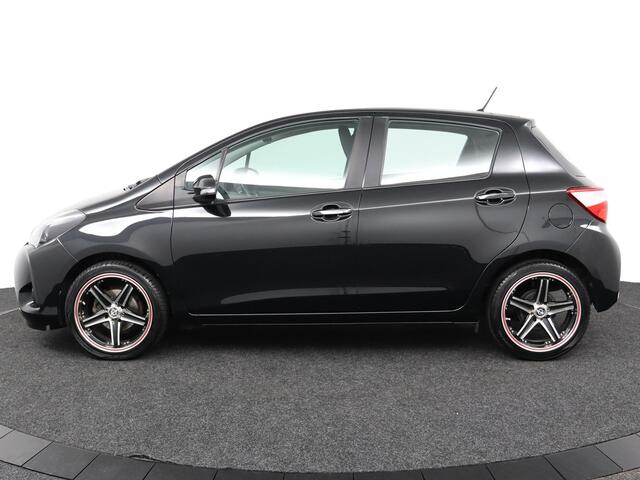 Toyota YARIS 1.0 VVT-i Comfort | Cruise Control | Airco | All Seasonbanden |