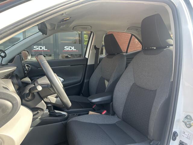 Toyota YARIS Cross 1.5 Hybrid Comfort // LED // APPLE CARPLAY / ANDROID AUTO // ADAPTIVE CRUISE // CLIMA // CAMERA