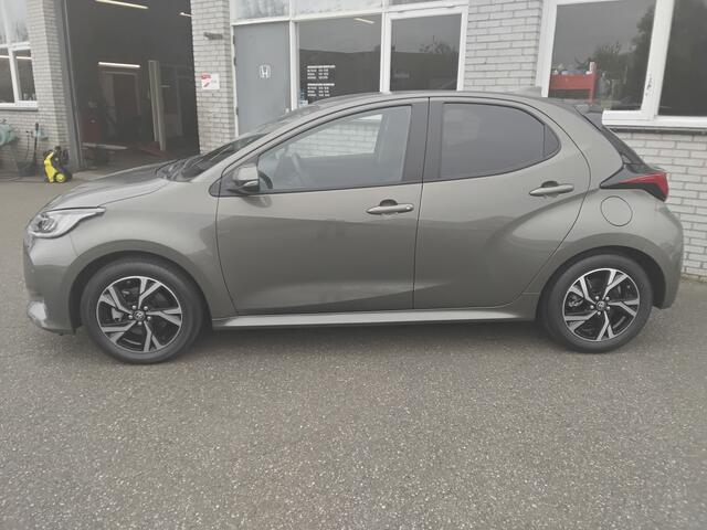 Toyota YARIS 1.5 Hybrid Style blindspot info stoelverwarming