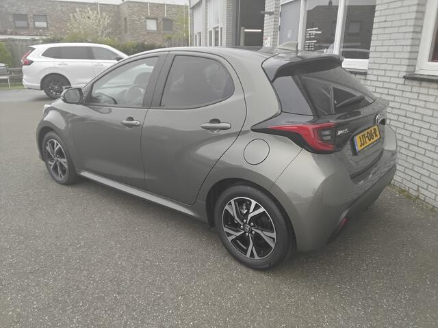 Toyota YARIS 1.5 Hybrid Style blindspot info stoelverwarming