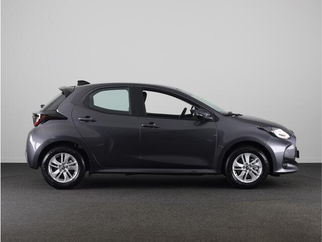 Toyota YARIS 1.5 Hybrid 115 Active *NIEUW* | Snel leverbaar & meerdere kleuren beschikbaar | Metallic lak |