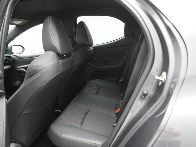Toyota YARIS 1.5 Hybrid Executive | Stoelverwarming | Draadloze oplader | Blind Spot |