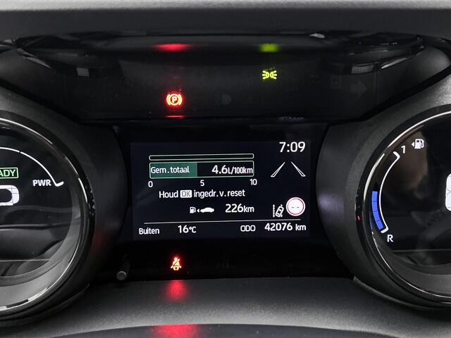 Toyota YARIS 1.5 Hybrid Executive | Lederen bekleding | Head-up display | Onderweg-naar-dealer