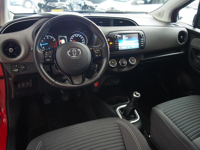 Toyota YARIS 1.0 VVT-i Design Red Camera (APK:Nieuw) Incl.Garantie