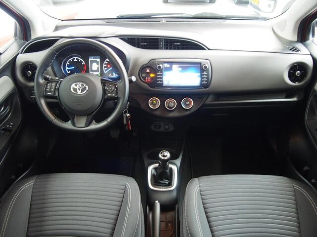Toyota YARIS 1.0 VVT-i Design Red Camera (APK:Nieuw) Incl.Garantie