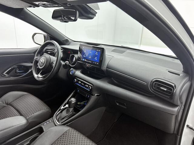 Toyota YARIS 1.5 Hybrid Executive | BTW Voertuig | Head-up display | Lederen bekleding | Onderweg-naar-dealer