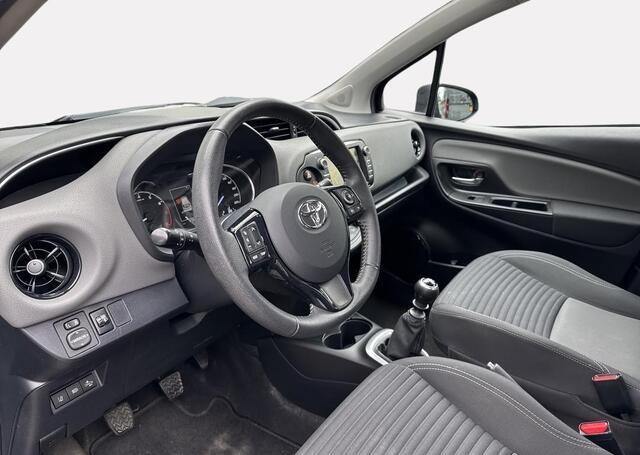 Toyota YARIS 1.5 VVT-i Active - Navigatie / Camera