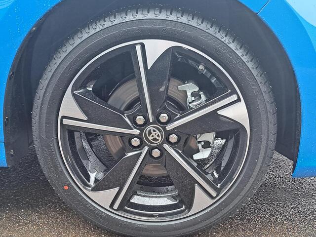 Toyota YARIS 1.5 Hybrid 130 Launch Edition Toyota Yaris Hybrid 130 Launch Edition vol luxe! Dodehoek detectie, stoel- & stuurverwarming, navigatie, Apple CarPlay/Android Auto, automaat!