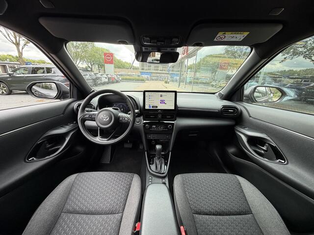 Toyota YARIS Cross 1.5 Hybrid 130 Dynamic | Dodehoekdetectie | Stuur- stoel en voorruitverwarming | Achteruitrijcamera met sensoren voor en achter | NIEUW!