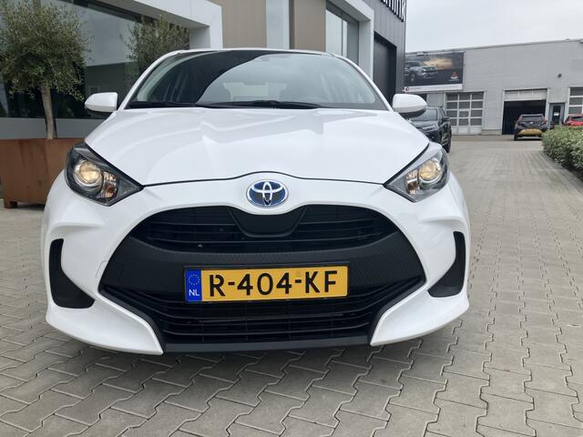 Toyota YARIS 1.5 Hybrid Active | Camera | Apple Carplay Android Auto (34000km