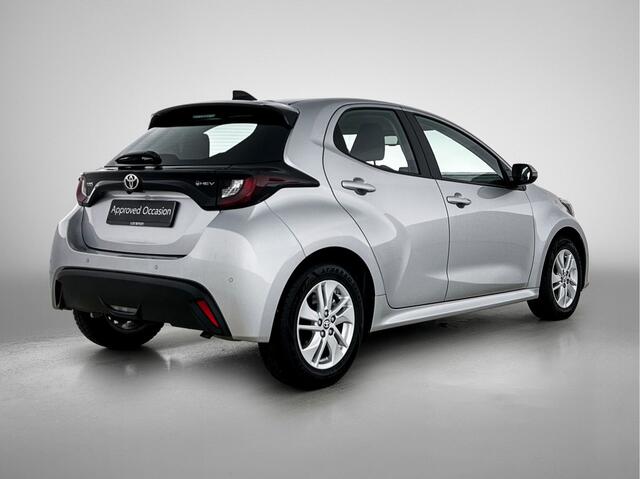 Toyota YARIS 1.5 Hybrid 115 Dynamic Comfort Pack | Dealeonderhouden | Stuur en stoelverwarming | PDC rondom | Onderweg-naar-dealer
