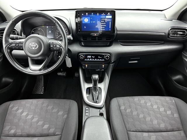 Toyota YARIS 1.5 Hybrid 115 Dynamic Comfort Pack | Dealeonderhouden | Stuur en stoelverwarming | PDC rondom | Onderweg-naar-dealer