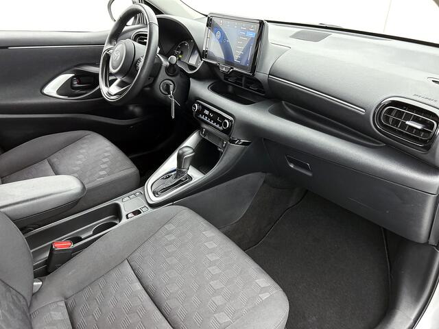 Toyota YARIS 1.5 Hybrid 115 Dynamic Comfort Pack | Dealeonderhouden | Stuur en stoelverwarming | PDC rondom | Onderweg-naar-dealer