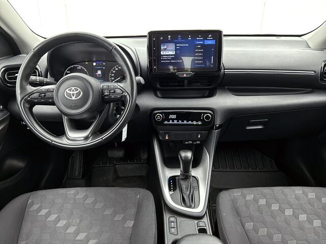 Toyota YARIS 1.5 Hybrid 115 Dynamic Comfort Pack | Dealeonderhouden | Stuur en stoelverwarming | PDC rondom | Onderweg-naar-dealer