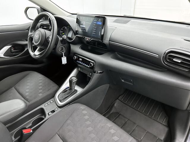 Toyota YARIS 1.5 Hybrid 115 Dynamic Comfort Pack | Dealeonderhouden | Stuur en stoelverwarming | PDC rondom | Onderweg-naar-dealer