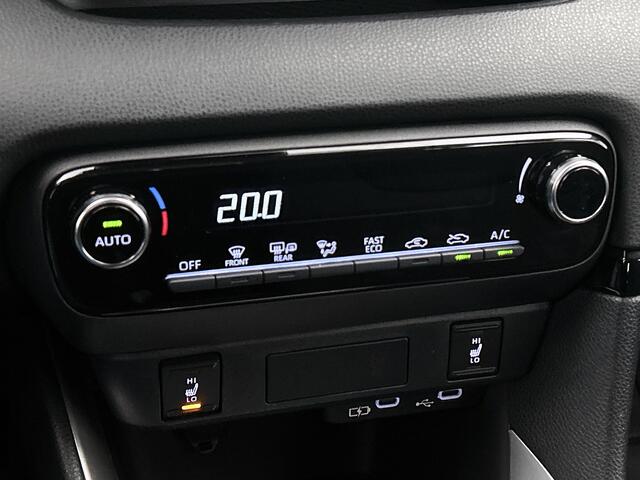 Toyota YARIS 1.5 Hybrid 115 Dynamic Comfort Pack | Dealeonderhouden | Stuur en stoelverwarming | PDC rondom | Onderweg-naar-dealer