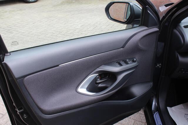 Toyota YARIS Cross 1.5 Hybrid Dynamic Stoel/Stuurverwarming, Camera, Navigatie, Safety Sense!